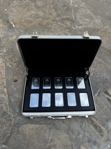 Bullion case holds 10 - bullion, x